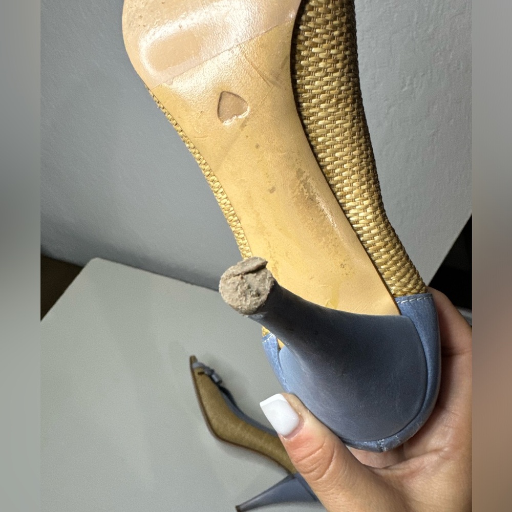 Vintage Moschino Cheap and Chic Baby Blue and Woven Straw Heels with Bow Sz 40 - Picture 7 of 12